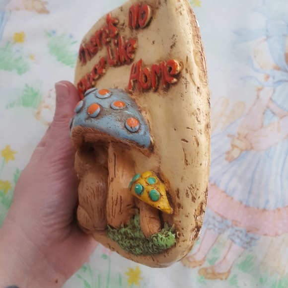 Vintage 3D Mushroom Mouse Wall Hanging - Picture 4 of 9